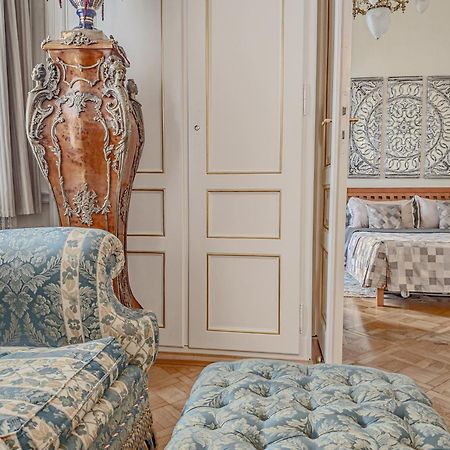Villa With Hot-Tub, Terrace And Garden, Wenceslass Square Praga Exterior foto