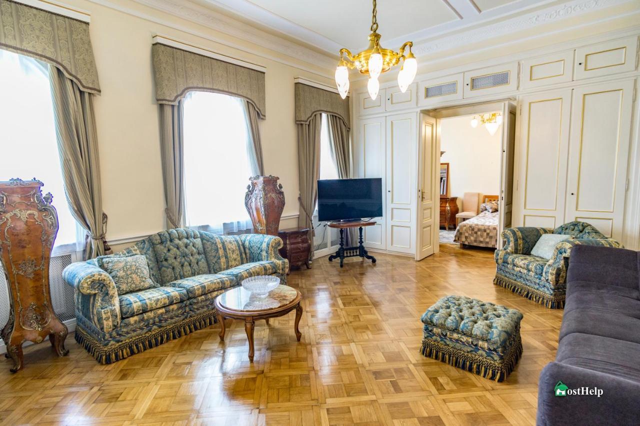 Villa With Hot-Tub, Terrace And Garden, Wenceslass Square Praga Exterior foto