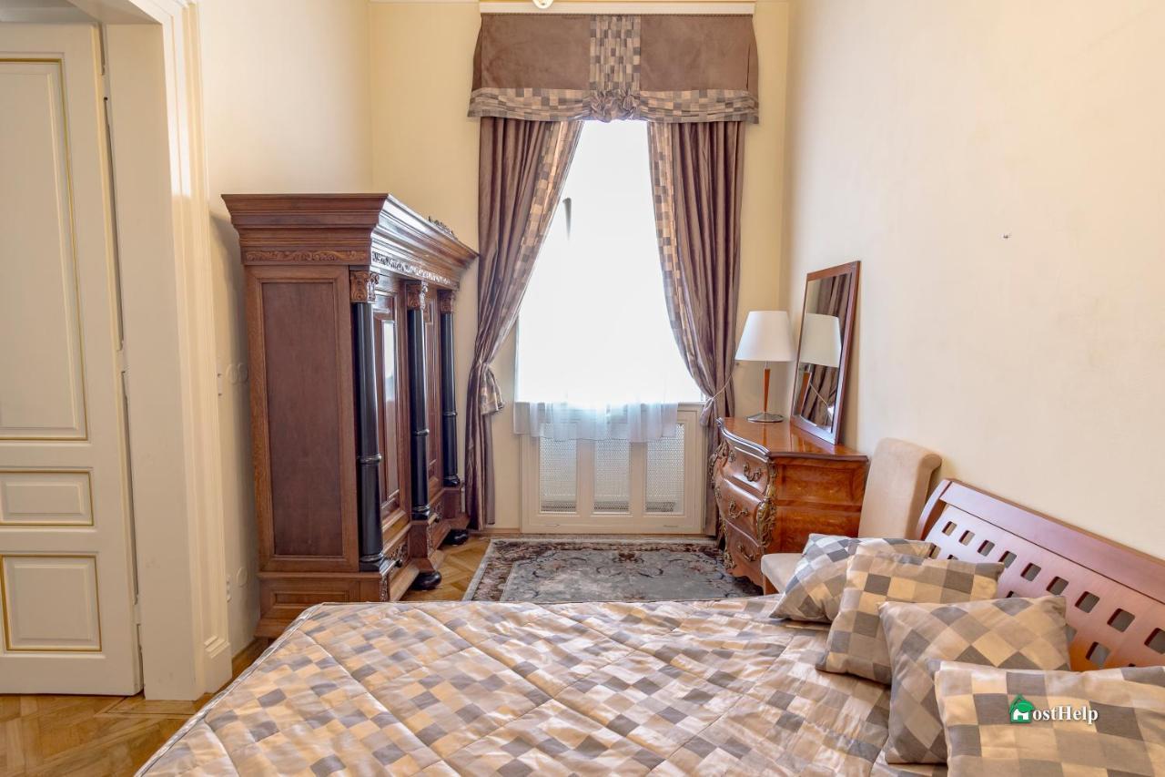 Villa With Hot-Tub, Terrace And Garden, Wenceslass Square Praga Exterior foto