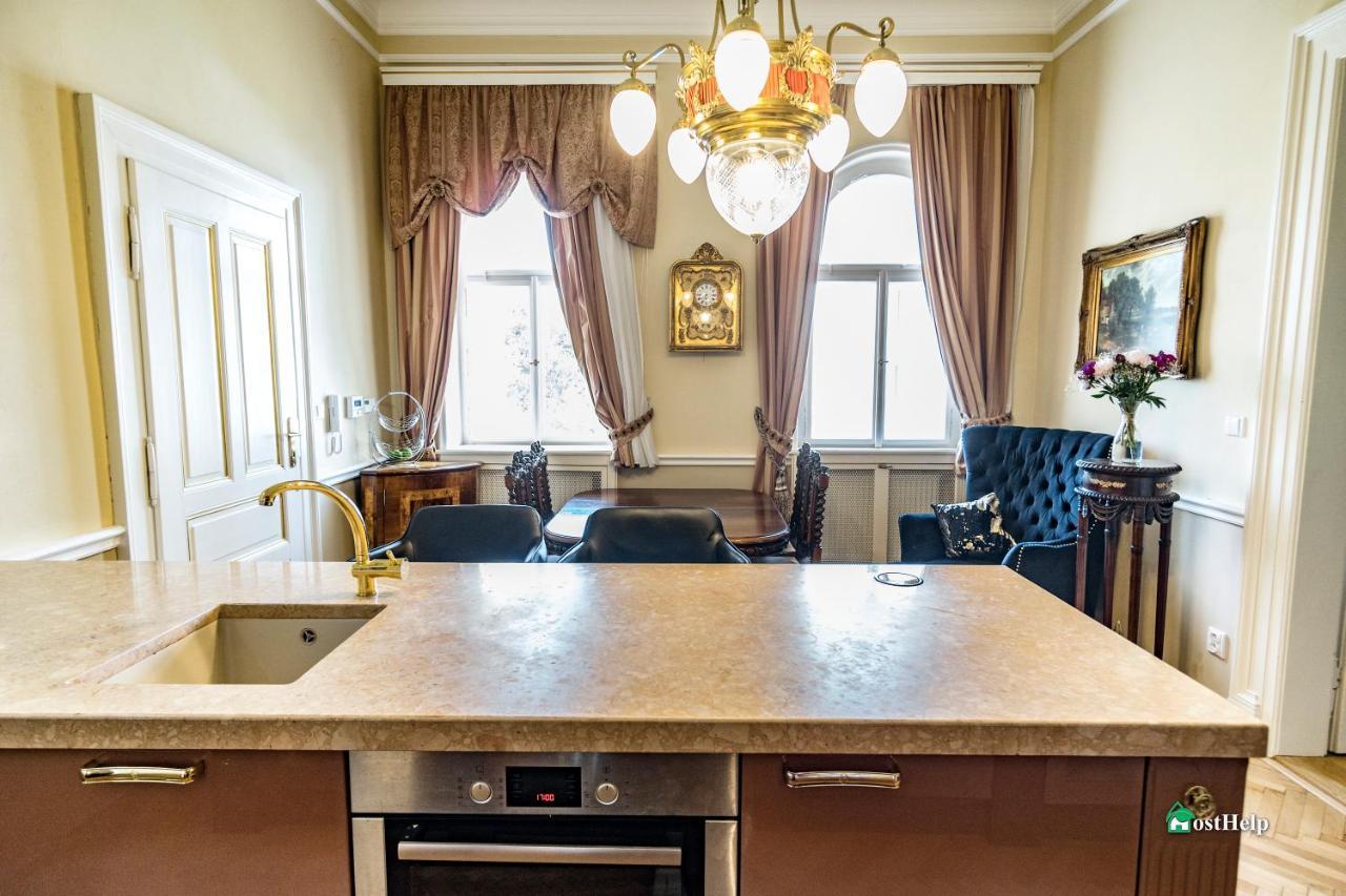 Villa With Hot-Tub, Terrace And Garden, Wenceslass Square Praga Exterior foto