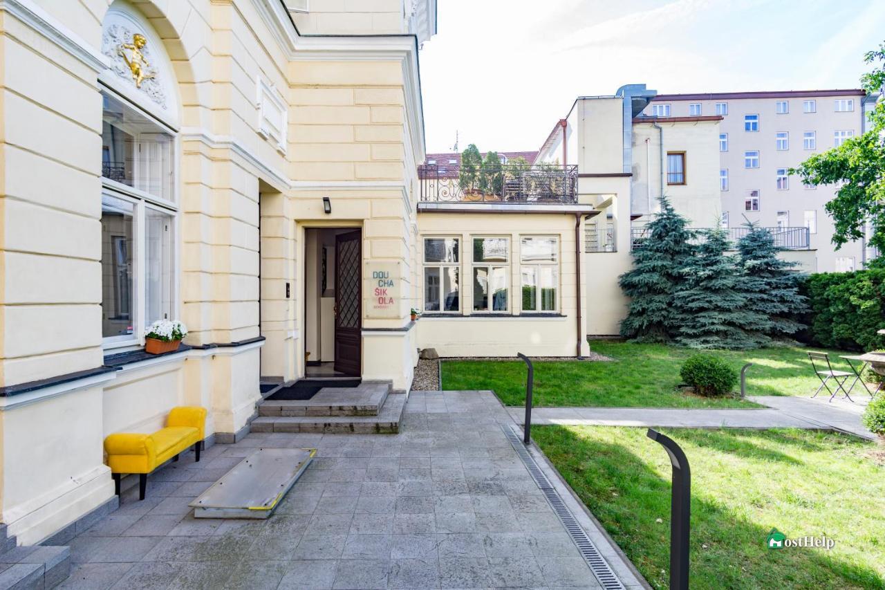 Villa With Hot-Tub, Terrace And Garden, Wenceslass Square Praga Exterior foto