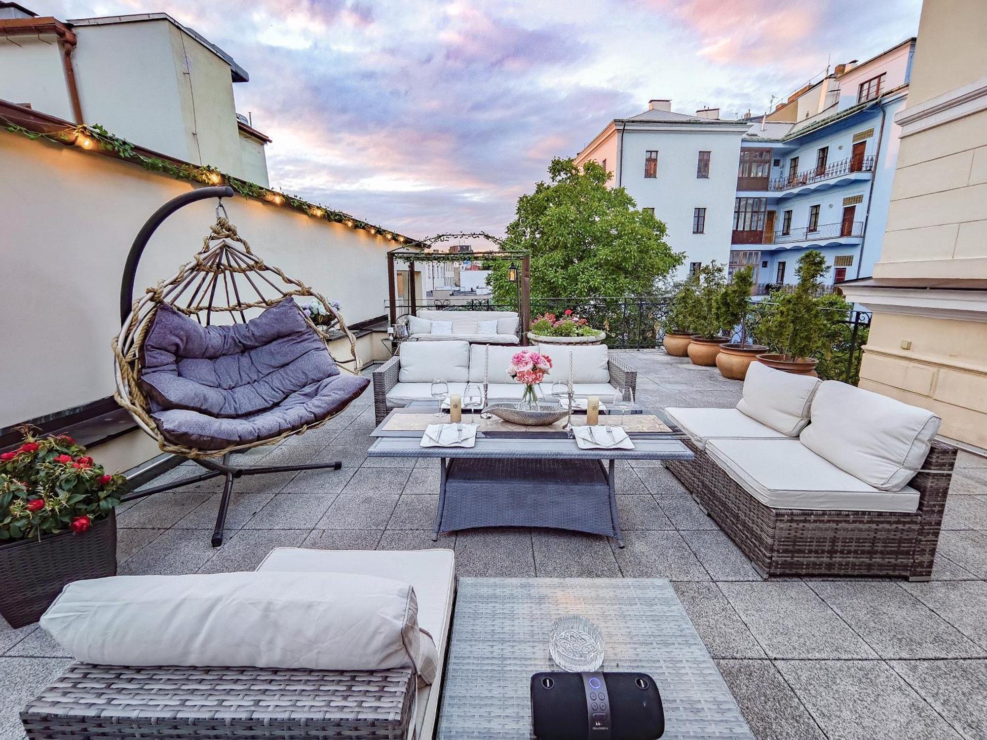 Villa With Hot-Tub, Terrace And Garden, Wenceslass Square Praga Exterior foto