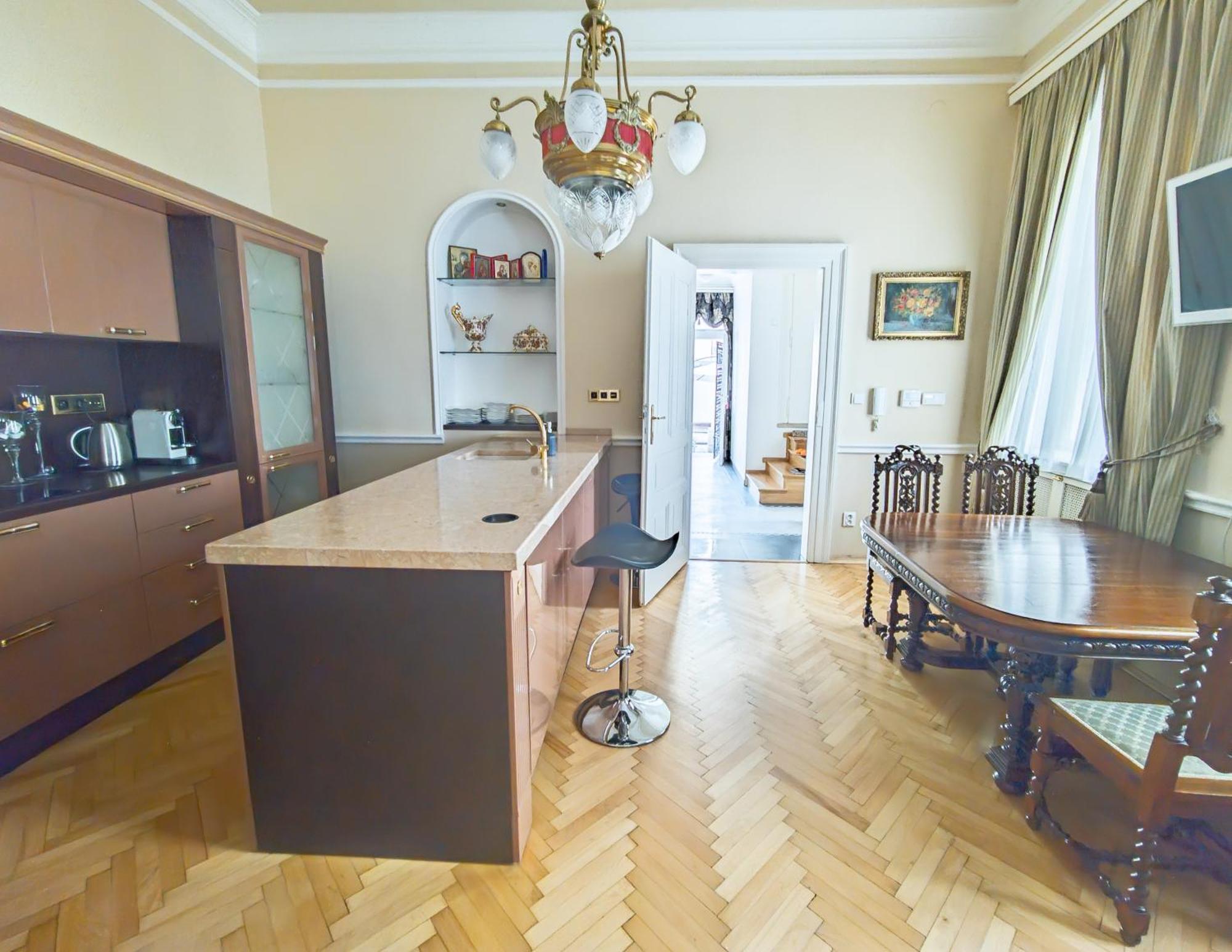 Villa With Hot-Tub, Terrace And Garden, Wenceslass Square Praga Exterior foto