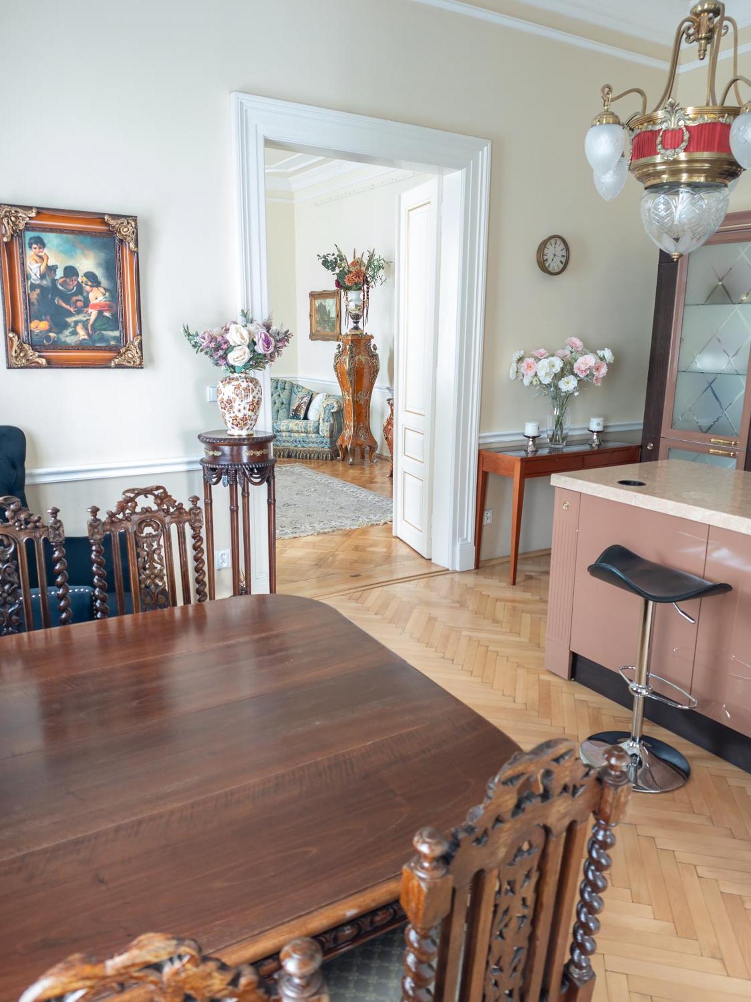 Villa With Hot-Tub, Terrace And Garden, Wenceslass Square Praga Exterior foto